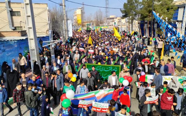 مردم ومسئولان کنارهم در جشن ۴۵سالگی پیروزی انقلاب اسلامی